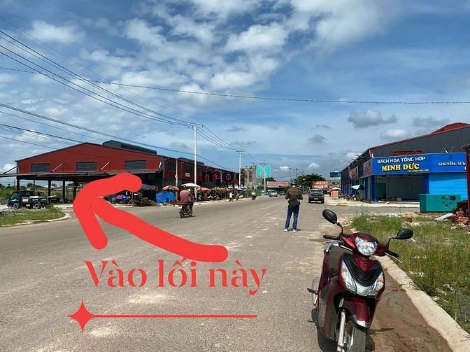 Hình ảnh Bán đất lô mặt đường chợ giá 8,9tr/m