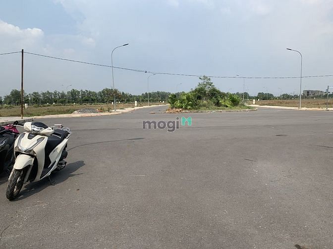 Hình ảnh Bán đất nền ngay trung tâm Huyện Đức Hòa Tỉnh Long An