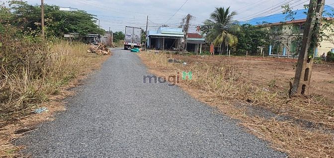 Hình ảnh Bán đất nền ngay trung tâm Huyện Đức Hòa Tỉnh Long An