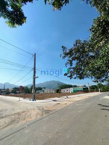 Hình ảnh Bán đất nền ngay trung tâm Huyện Đức Hòa Tỉnh Long An