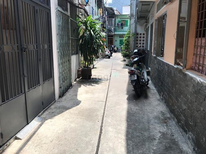 Hình ảnh Nhà đẹp sát bên HXH 391 Trần Hưng Đạo Q1