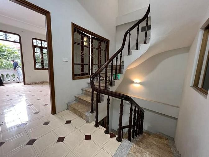Hình ảnh Mặt phố Linh Lang ngã 4 Phan kế Bính. 80m2 MT khủng 6m. GPXD 8 tầng