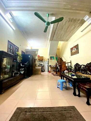 Hình ảnh Lô góc, ô tô đỗ cửa, kinh doanh!