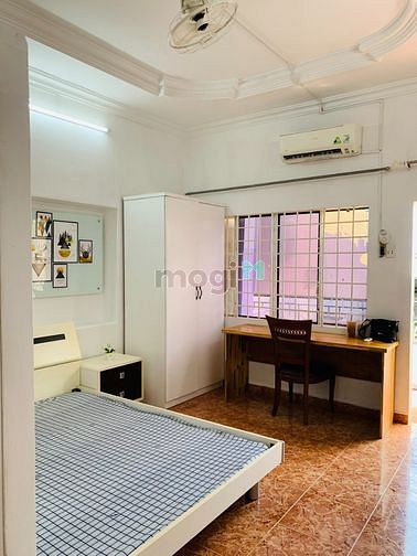 Hình ảnh Cho thuê CHDV Giaỉ Phóng Tân Bình có ban công chỉ 4,6tr