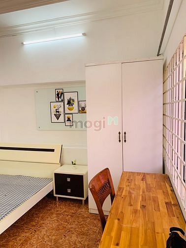 Hình ảnh Cho thuê CHDV Giaỉ Phóng Tân Bình có ban công chỉ 4,6tr