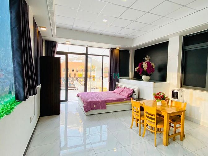 Hình ảnh Penthouse 40m2 full nội thất ban công to chà bá