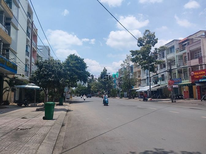 Hình ảnh Nhà 4 lầu MT Tạ Quang Bửu, Phường 4, Quận 8.
