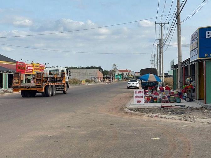 Hình ảnh Bán đất lô mặt đường chợ giá 8,9tr/m
