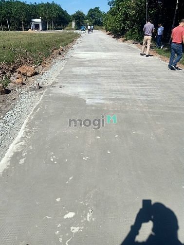 Hình ảnh Bán Gấp Lô Đất Ngay Trung Tâm dân cư Hiện Hữu Giá chỉ có 4,1tr
