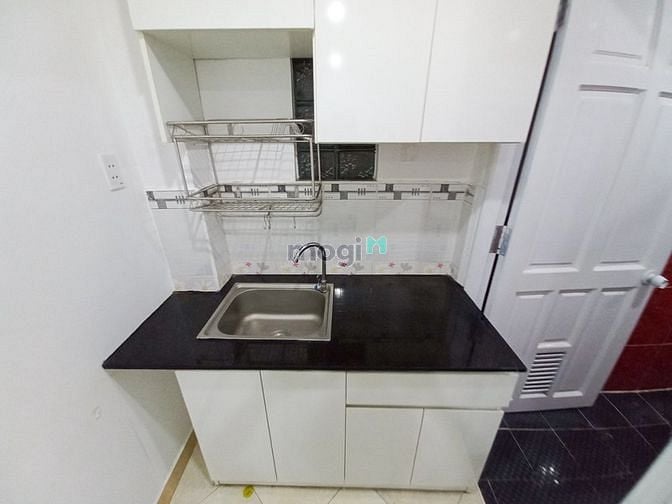 Hình ảnh THUÊ PHÒNG COZRUM - Mb6623 nạp rút nhanh chóng có ban công cửa sổ, ánh sáng ngập phòng