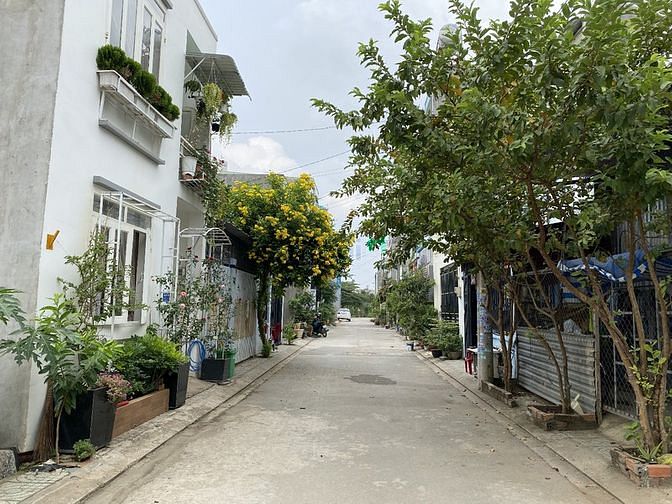 Hình ảnh Bán đất Mặt tiền đường, sổ đỏ, đường số 6, P. Long Bình, Quận 9, TPHCM