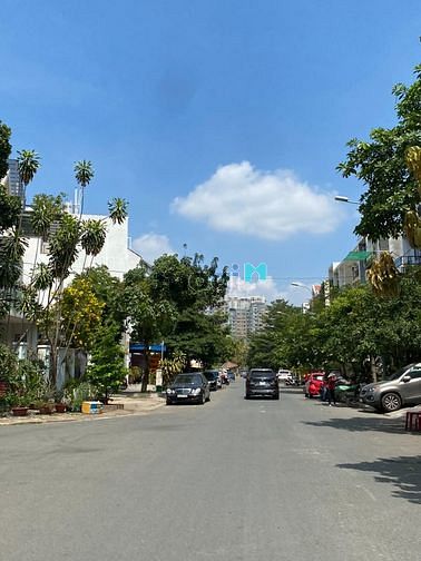 Hình ảnh Đất BIỆT THỰ hướng ĐÔNG NAM hiếm hoi trong khu biệt thự Thảo Điền, Q2