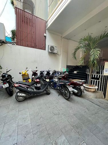 Hình ảnh CHDV 32 Phòng Quận 3 Lê Văn Sỹ - 210m2 - Nở hậu - giá 35 tỷ.