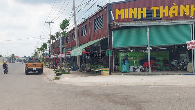 Hình ảnh Bán nhanh lô đất ngay mặt tiền chợ minh thành giá 14tr/m.