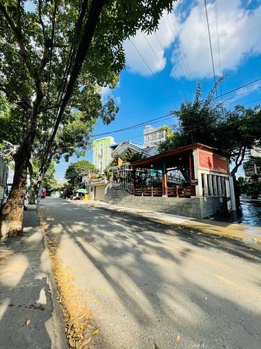 Hình ảnh Bán đất 3 mặt tiền đường, gần CocaCola