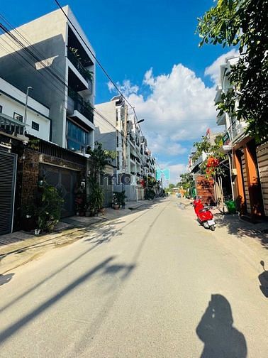 Hình ảnh Bán đất 3 mặt tiền đường, gần CocaCola
