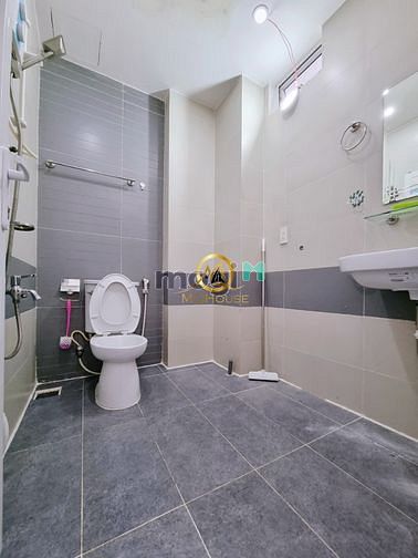 Hình ảnh Cho thuê nhà ngay trung tâm Q10 đường CMT8.
