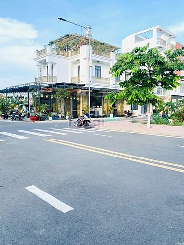 Hình ảnh Bán đất Tây Lân Mặt Tiền 20m,Xây Tự Do,Sổ Riêng, Đất Nằm Cách Chợ 300m