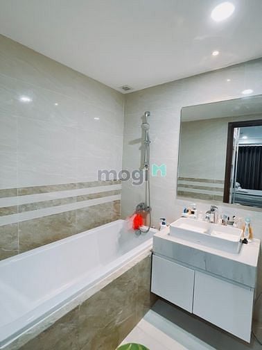 Hình ảnh Bán căn góc 2PN 2WC 80m2 SaiGon Royal Quận 4 full nội thất giá 7.7 tỷ