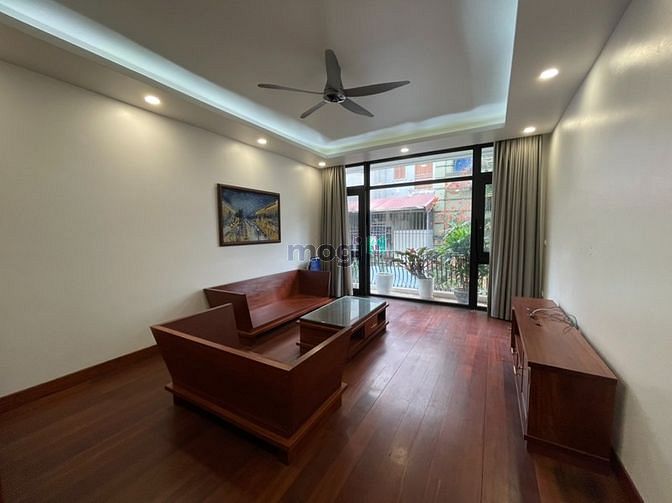 Hình ảnh Bán nhà đẹp mê mẩn phố Ái Mộ 82m2