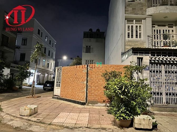 Hình ảnh BDS Hùng Vĩ Land Bán nền 2 mặt tiền view Công Viên KDC Y Tế Q2