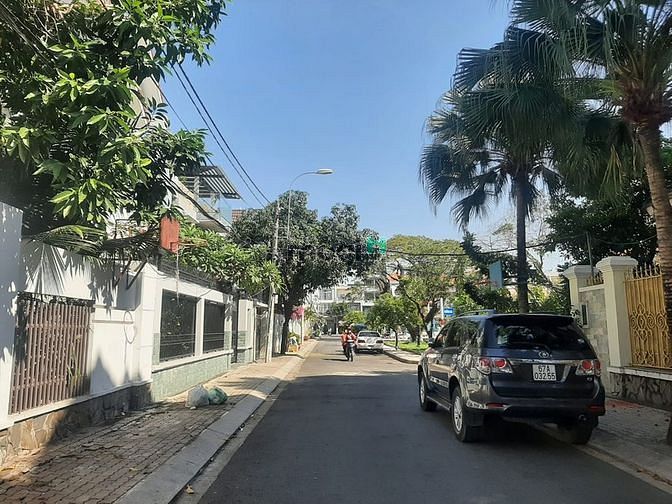 Hình ảnh BIỆT THỰ MẶT TIỀN ĐƯỜNG SỐ 61, Tân Phong, Quận 7