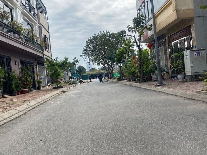 Hình ảnh Cần tiền xây nhà, bán 138m đất đấu giá tổ 16 Thạch Bàn