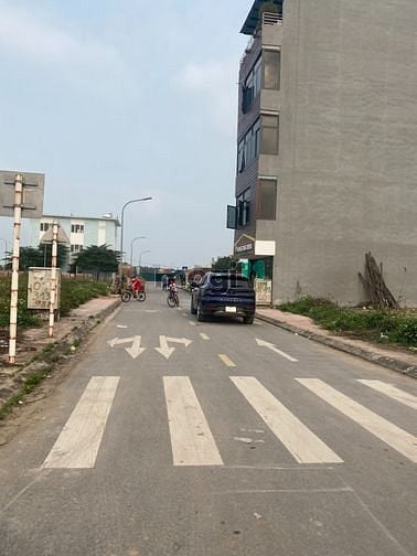 Hình ảnh Chính chủ bán 68m đất 2 mặt thoáng đấu giá Cự Khối, đường 13m