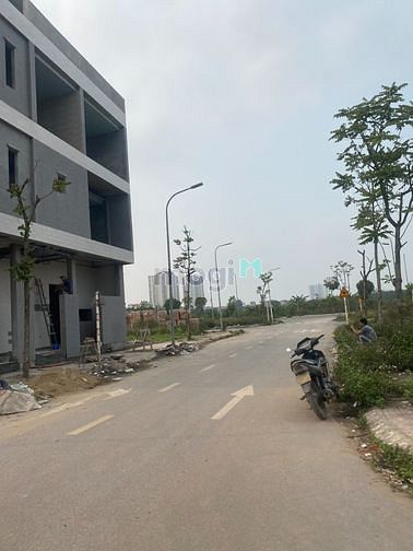 Hình ảnh Chính chủ bán 68m đất 2 mặt thoáng đấu giá Cự Khối, đường 13m