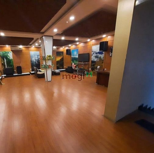 Hình ảnh Nhà Tân Bình 6 x 13m, 4 tầng, ô tô qua lại.