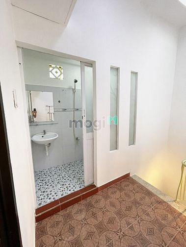 Hình ảnh Cho thuê nhà đẹp hẻm Sư Vạn Hạnh 2pn 2wc giá 10tr