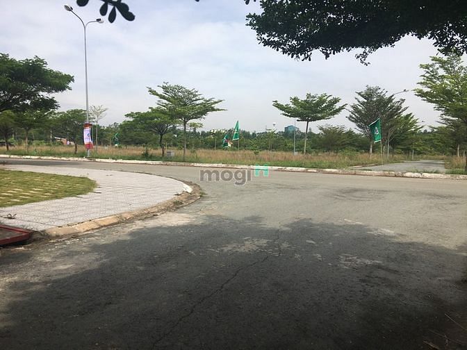 Hình ảnh Bán gấp nền đất mt Nguyễn Thị Định, Cát Lái,Q2. Dt 100m2,sổ hồng riêng