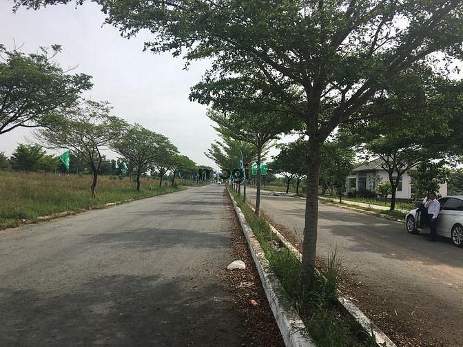 Hình ảnh Bán gấp nền đất mt Nguyễn Thị Định, Cát Lái,Q2. Dt 100m2,sổ hồng riêng