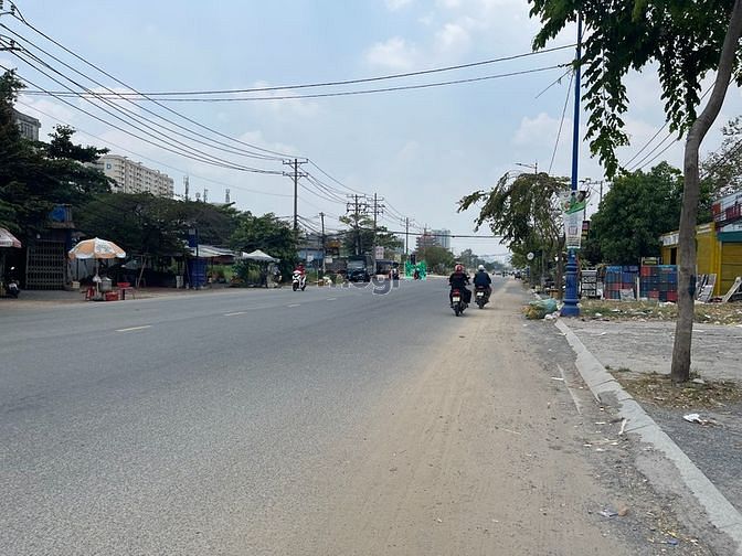 Hình ảnh Bán đất mặt tiền Lương Định Của, vị trí đẹp, đất vuông vức.