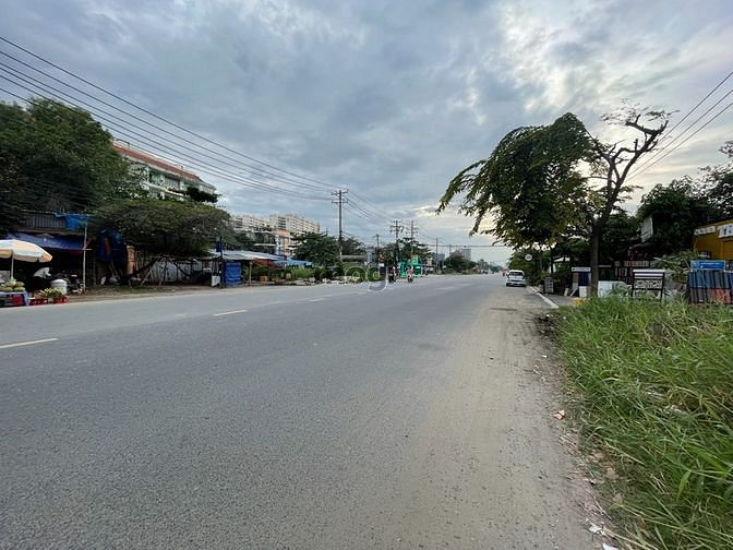 Hình ảnh Bán đất mặt tiền Lương Định Của, vị trí đẹp, đất vuông vức.