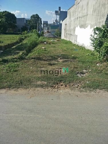 Hình ảnh CẦN BÁN ĐẤT đường Nguyễn Văn Săng quận Tân Phú DT 90m2 Giá 2,9 tỷ