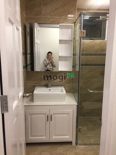 Hình ảnh Cho thuê căn 2PN 2WC 81m2 Gold View Quận 4 nội thất cao cấp giá 18 tr