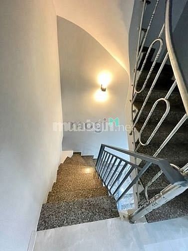 Hình ảnh Bám nhà Hẻm Huỳnh Tấn Phát quận 7