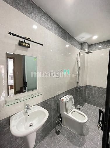 Hình ảnh Bám nhà Hẻm Huỳnh Tấn Phát quận 7