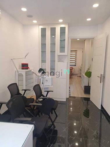 Hình ảnh Bán gấp nhà Phạm Ngọc Thạch, Q3, 40m2, 5L chỉ 14.5 tỷ.