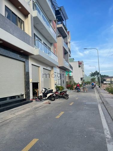 Hình ảnh BÁN ĐẤT mặt tiền 20m -LIỀN KỀ NGÃ TƯ 4 XÃ, tiếp giáp Quận Tân Phu