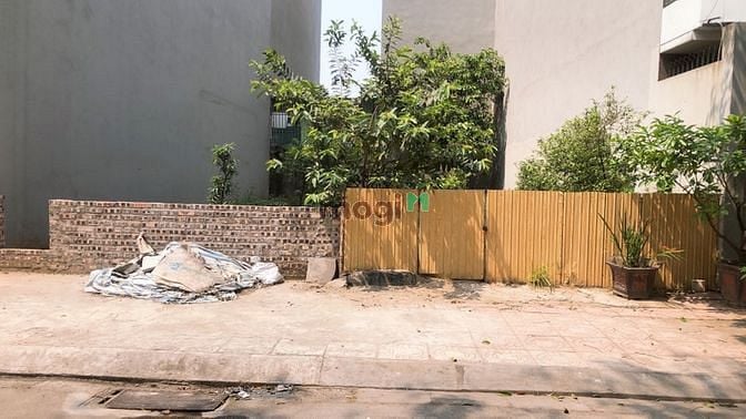 Hình ảnh Chị gái gửi bán gấp lô đất đấu giá tại phường Việt Hưng, Long Biên