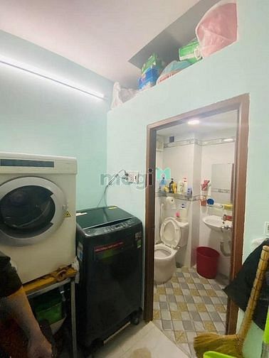 Hình ảnh Nhà 60m2 hẻm 1 sẹc, 4 PN – 3 WC, gần Vòng xoay Phú Lâm sầm uất