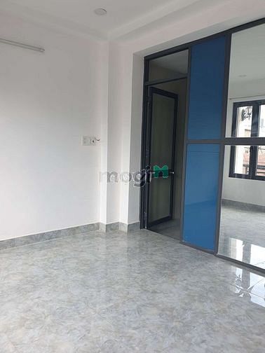 Hình ảnh Cho thuê nhà MT Cống Quỳnh 5x20m trệt 3 lầu