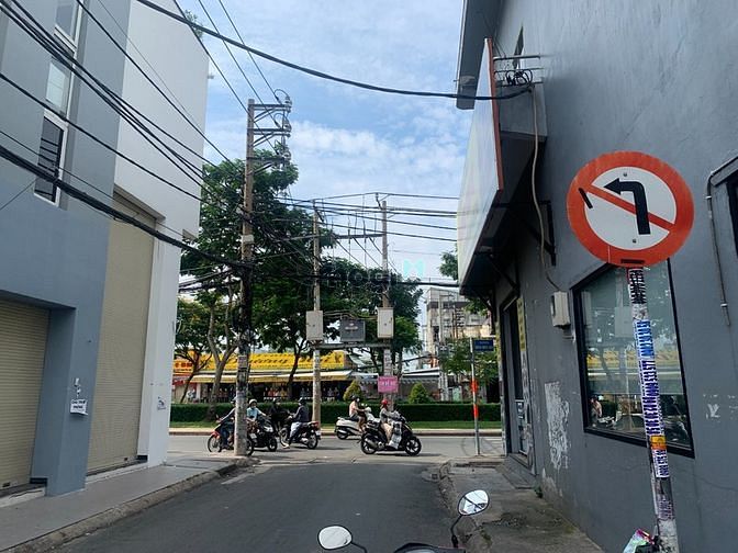 Hình ảnh Nhà siêu đẹp vị trí đắc địa, giá mềm