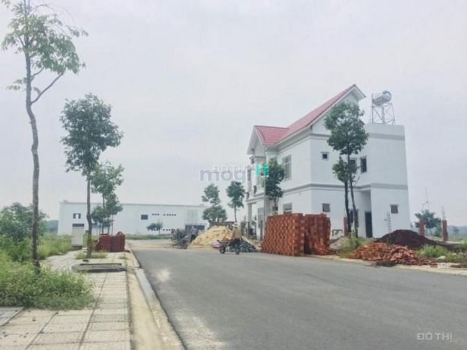 Hình ảnh Bán lô đất góc 2măt tiền 75m2 gần siêu thị Coopmart, sổ hồng riêng