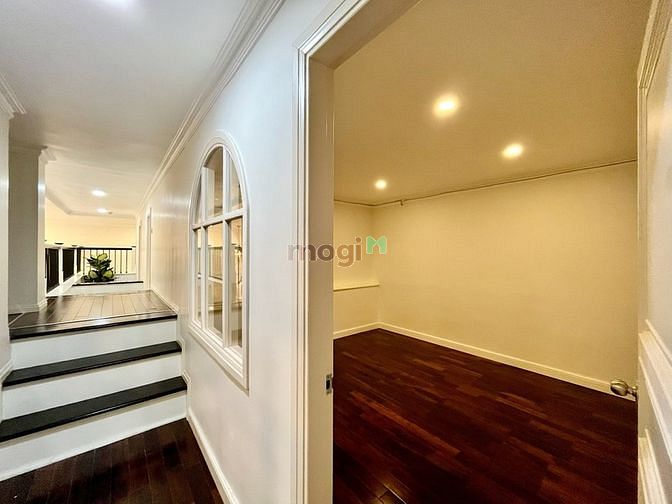 Hình ảnh Cần Bán Căn Hộ Duplex 5 Phòng Ngủ, Quận 2 - Đã Có Sổ Hồng