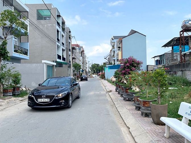 Hình ảnh Bán đất góc 2 MT đường xe hơi Lê Văn Chí Thủ Đức-4ty4