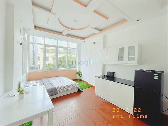 Hình ảnh CHDV -Phan Xích Long- Cửa Sổ Lớn- Tòa Nhà Thang Máy