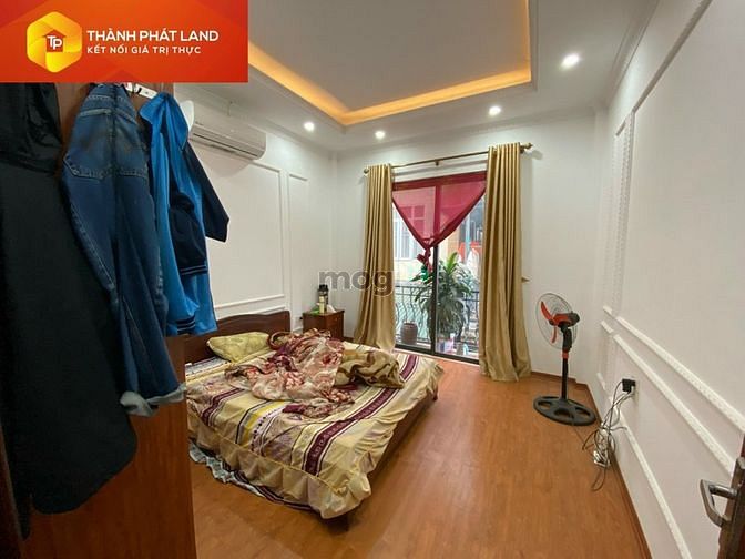 Hình ảnh Nhà 5 Tầng Thạch Bàn, Ô tô Đỗ Cửa, Cách 50m Ra Mặt Phố Cổ Linh - 3 Tỷ.